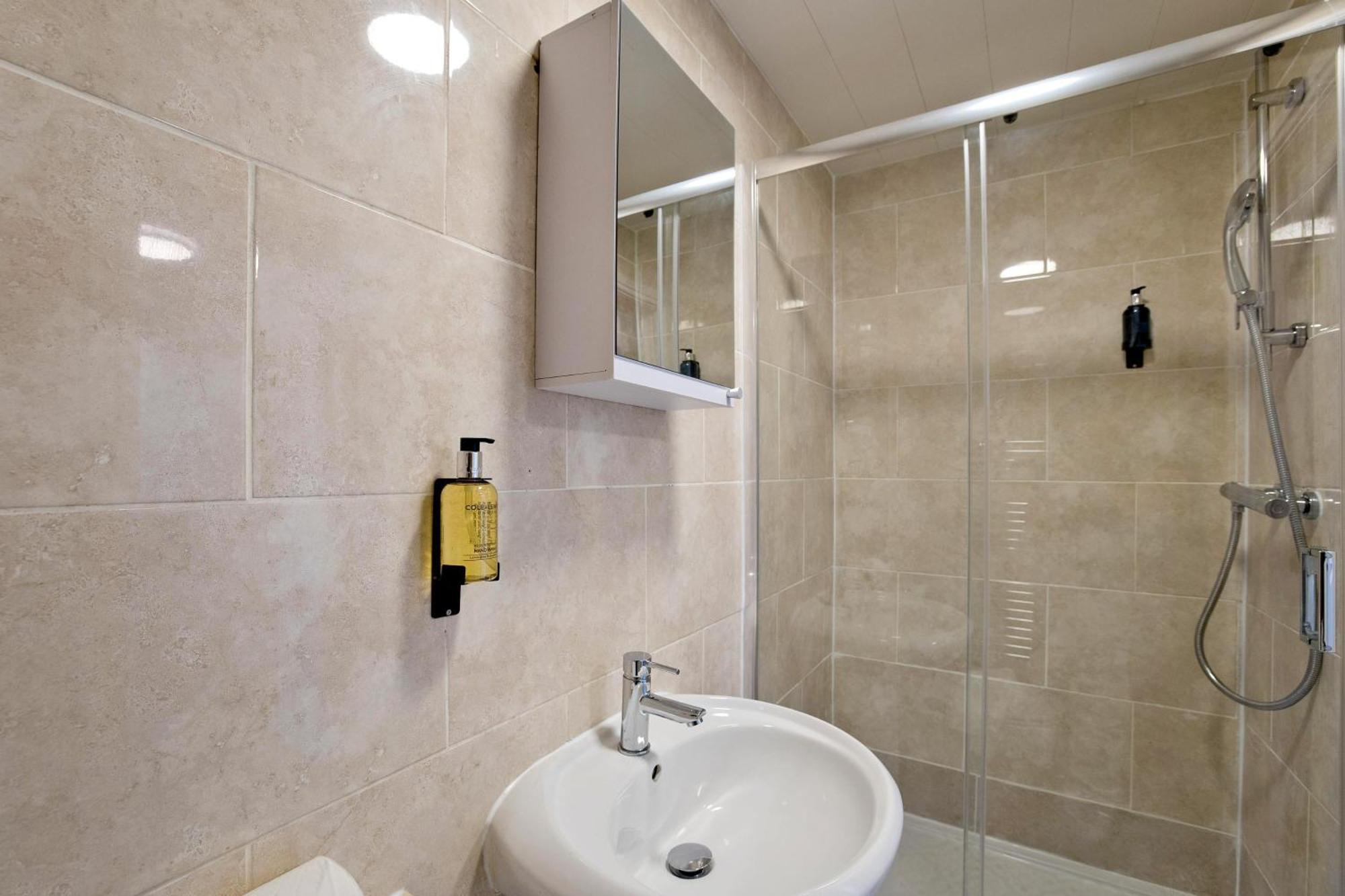 Imperial Corner House-Whitechapel Apartment Лондон Экстерьер фото